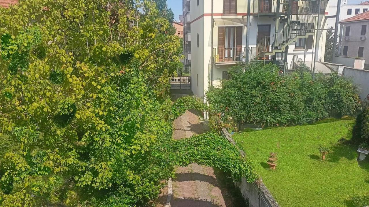 Vialetto V. Pastro 10 Bed & Breakfast Milano Eksteriør bilde